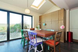 Kent Downs Cottage Modern Family Retreat near Canterbury