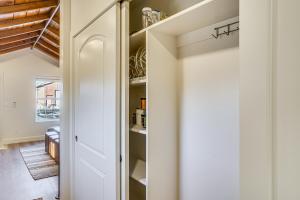 Cedar City Studio Retreat Patio, Fire Pit and Grill