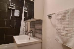 Top Hat Luton flat free parking