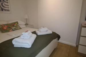 Top Hat Luton flat free parking