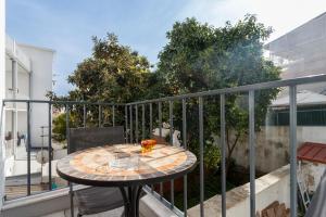 Barbadinhos Apartments in Lisbon Historic Neighborhood