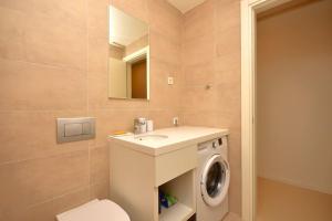 Brand New ! Seaside Apt with Poolview & Parking