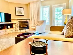 Hillside Haven: Carriage Club Resort Retreat - Edgar