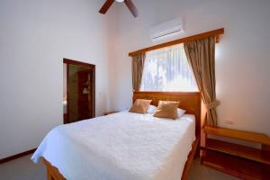 Casa Jeffrey - Beach Escape, Stunning views, Private Pool Steps to Ocean