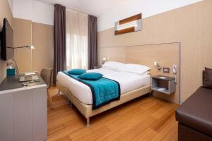 Deluxe King Room with Sofa Bed room in Best Western Plus City Hotel