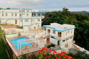 Humacao Villa - 8BR, Pool, Palmas, Ocean Views