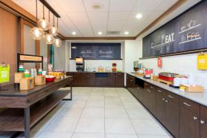 Hampton Inn & Suites Fort Myers-Colonial Boulevard