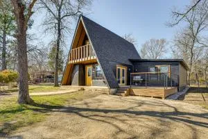 Grills and Fire Pit Cedar Creek Reservoir Cabin! - Trinidad