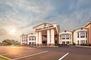 Hampton Inn & Suites Fairfield - Lake Hiawatha