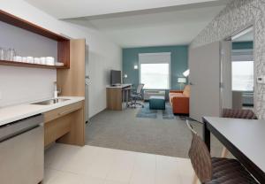 One-Bedroom King Suite - Non-Smoking room in Home2 Suites By Hilton Hagerstown