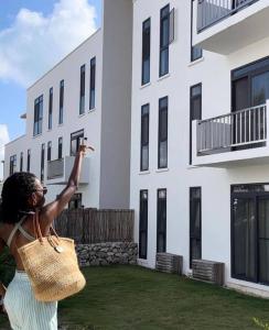 Island style 2-bedroom apartment with pool "Ilava Boma"