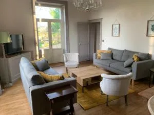 Grande maison familiale, 5 chambres, jardin, proche 24 Heures du Mans et abbaye de Solesmes. - FR-1-410-427 - 萨尔特河畔萨布雷