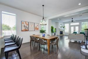 Elegant 3BR 3,5BA Holiday Home with Private Pool