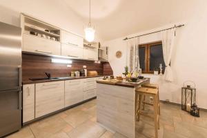 Holiday home in Jasenice 31210