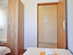 Apartment in Starigrad-Paklenica 38616