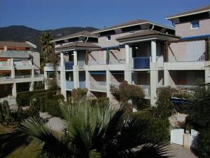 Studio cabine climatisé avec terrasse, 2 pas de la plage, 4 couchages, ménage inclus - Cavalière - FR-1-251-554