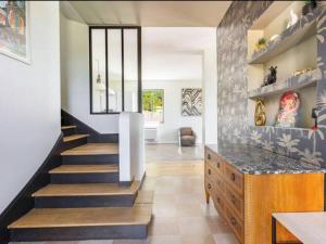 Élégante maison à Vichy : piscine chauffée, jardin arboré, terrasse et climatisation - FR-1-489-494