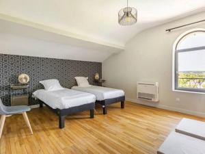 Élégante maison à Vichy : piscine chauffée, jardin arboré, terrasse et climatisation - FR-1-489-494