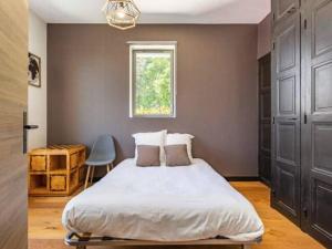 Élégante maison à Vichy : piscine chauffée, jardin arboré, terrasse et climatisation - FR-1-489-494