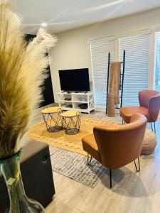 Trendy Midtown Apartment