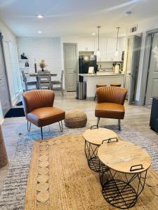 Trendy Midtown Apartment