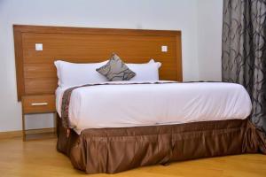 Relax on the high-end space