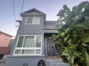 Charming Victorian Vacation Rental - Walking Distance BART