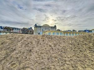 Azura YourHostHelper