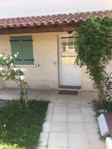 Charmante Maison provençale avec piscine dans Avignon