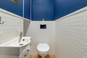 Two-Bedroom Apartment room in Family Apartments Osiedle Rusa by Renters