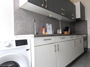 Le Mirage - appartement 2 chambres, salon, cuisine équipée, parking et wifi gratuit