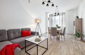 Smart Old Town Apartment