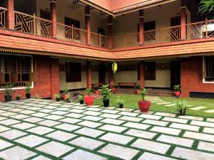 ATHIRAPPILY SREENILAYAM HERITAGE RESORt
