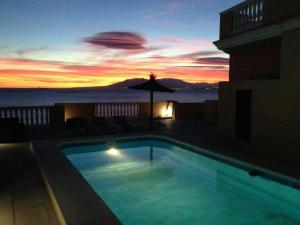 Magnificent Holiday 5 bedroom villa in beach front