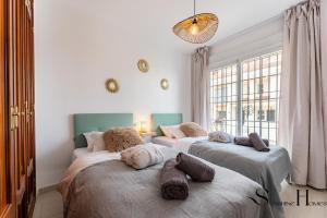 Townhouse wIth Jacuzzi,sea views, swimming pool,garage