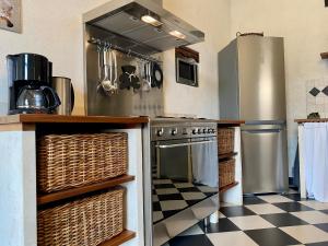 Gîte de charme avec piscine chauffée et WiFi - 2 chambres - FR-1-306-803