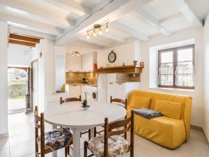 Charmante Maison Rénovée à 500m de la Mer avec Jardin, 2 Chambres, Parking Gratuit - FR-1-306-911