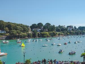 Maisons de vacances Maison mitoyenne avec jardin clos et terrasse a 200m de la plage - Vieux Port de Pornic - FR-1-306-1213 : photos des chambres