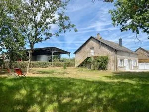 Maison de vacances spacieuse près de la forêt, avec jardin, cheminée, wifi, et équipements de loisirs. - FR-1-306-1223 - Plessé