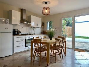 Charmante Maison au Cœur d’un Village Paludier, Proche Guérande et Plages, Terrasse et Wifi - FR-1-306-1227