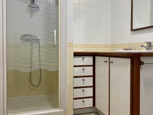 Maisons de vacances Charmante Maison au Coeur d’un Village Paludier, Proche Guerande et Plages, Terrasse et Wifi - FR-1-306-1227 : photos des chambres