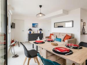 Appartement à Saint-Brevin-les-Pins avec Balcon et Parking - FR-1-306-1242
