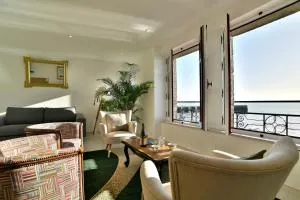 L Ostra 1, appartement haut standing front de mer à Cancale sur le Port de La Houle - 格朗维尔