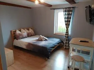 Madekszówka -pokoje gościnne - Ściegny