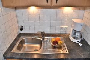 HOF 305 - Berliner Hof - "Scharbeutzer Perle" - Seeblick