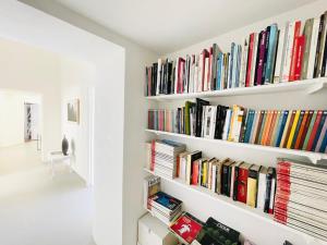 Hackert Art Room Apartment img56
