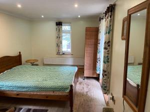 Llangollen cosy apartment & Double room in cottage