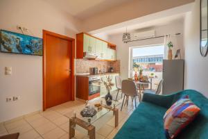Ammoutsiani 2 Apt with Parking by 8essentially
