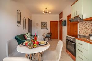 Ammoutsiani 2 Apt with Parking by 8essentially