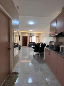 D Ton Suite Home
